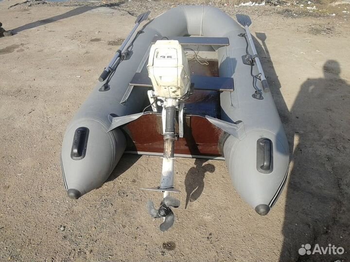 Лодка с мотором