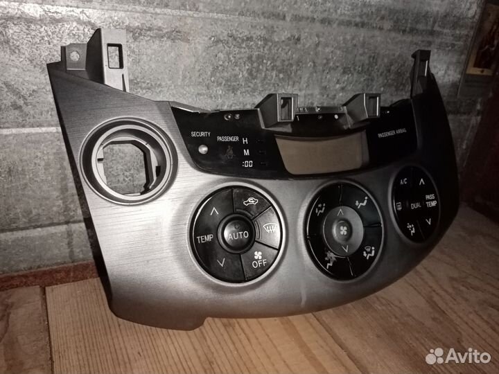 Блок управления климат-контроля Toyota RAV4 III