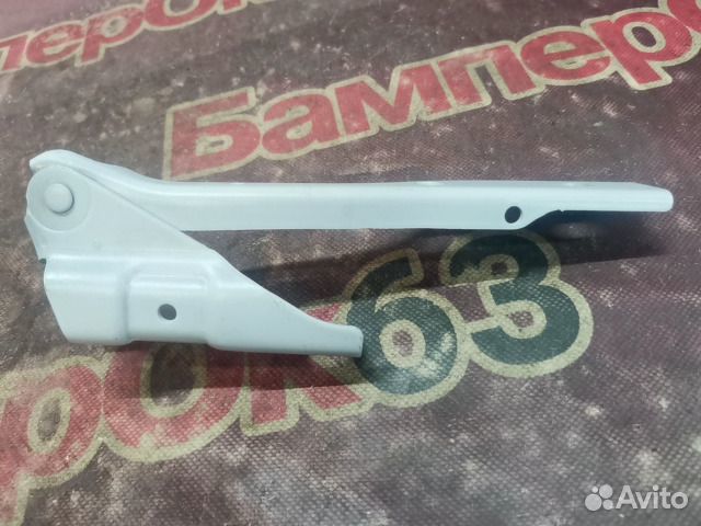 Петля капота передняя правая Volkswagen Polo