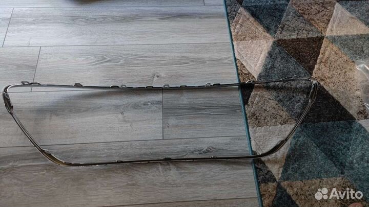 1538490dcrмолдинг решётки бампера Ford Fiesta