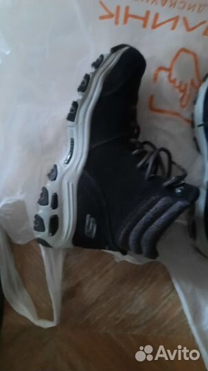 Кроссовки женские 37