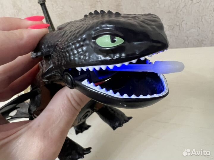 Дракон Беззубик большой с паром