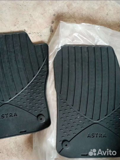 Резиновые коврики салона Opel Astra H