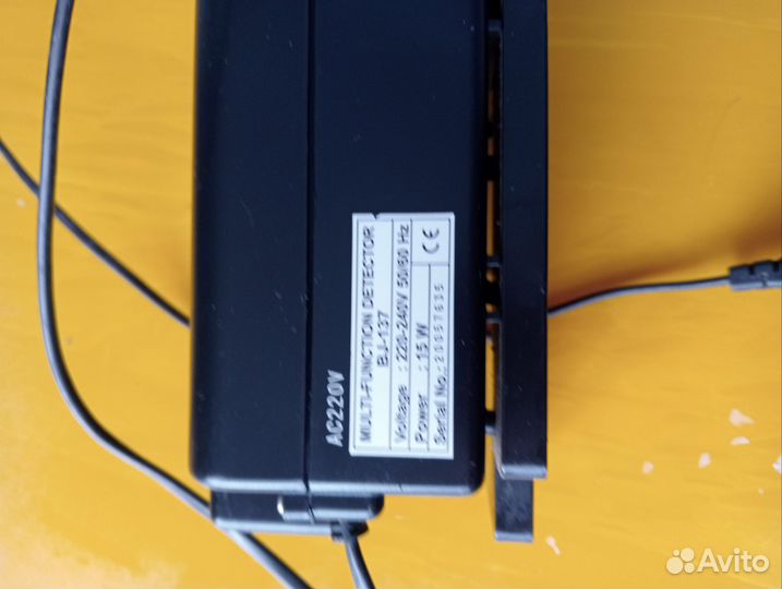 Электро прибор для определения подлинности банкнот