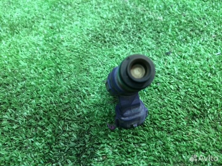 Форсунка топливная Nissan X-Trail T30 QR20DE