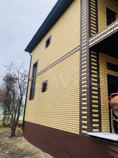 Коттедж 196 м² на участке 6 сот.