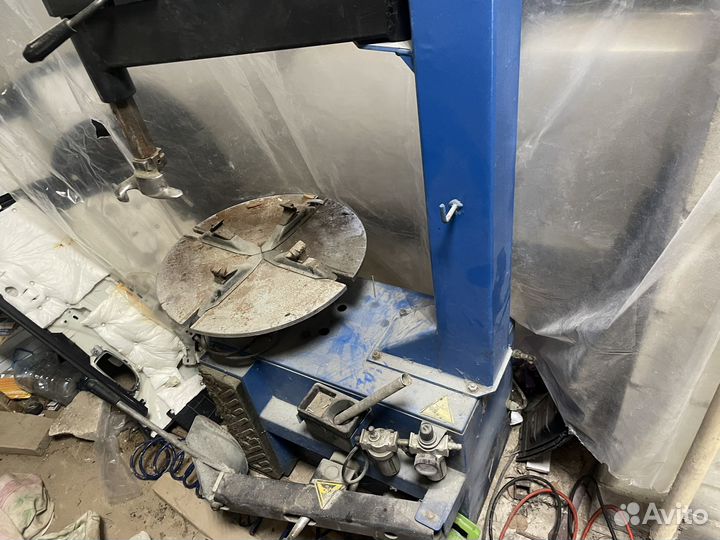 Станок для шиномонтажа