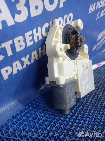 Моторчик стеклоподъемника Ford Focus 2 универсал