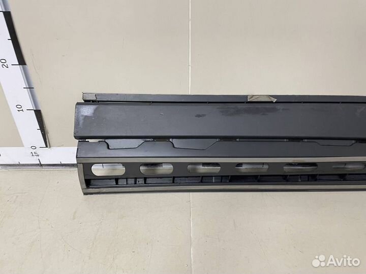 Накладка двери передней правой Volkswagen Tiguan 2