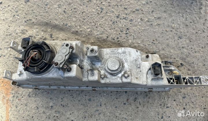 Фара Toyota Town Ace (R20, R30) II 3-й рестайлинг