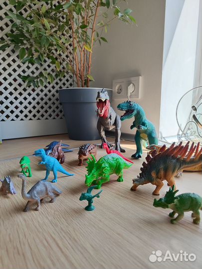 Динозавры игрушки