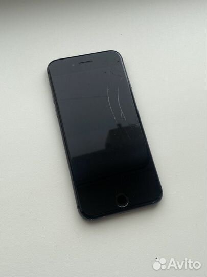 iPhone 8, 64 ГБ