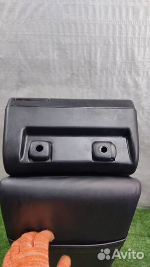 Подлокотник Lexus RX400H 2007