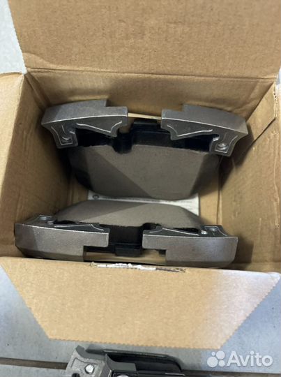Колодки передние BMW G30 G12 G07 G02