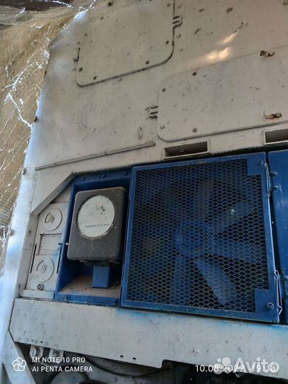 Очень большой холодильник бу