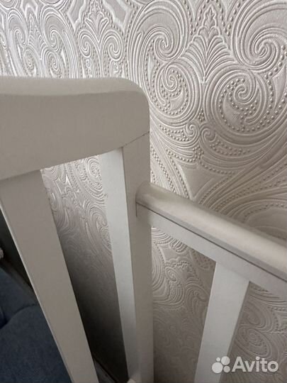 Детская кроватка с маятником белая