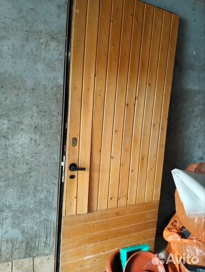Металлическая дверь бу