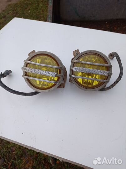 Противотуманные фары Mitsubishi Delika