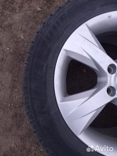 Bridgestone Ice Cruiser 7000 205/60 R16