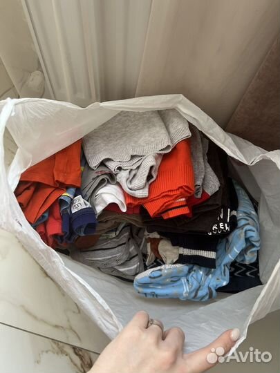 Отдам бесплатно пакет одежды