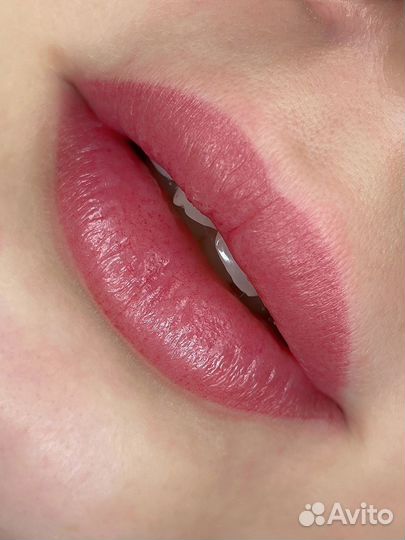 Перманентный макияж татуаж губ