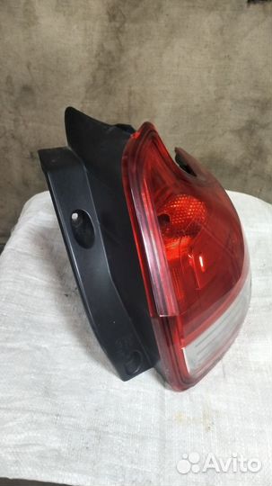 Фонарь задний правый х рей