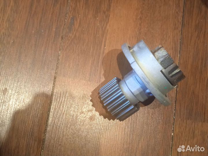 Водяная помпа Шевроле Круз