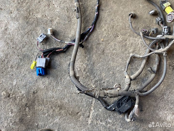 Подкапотная проводка с блоком Toyota Camry 50