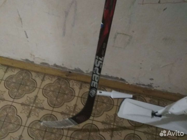 Клюшка хоккейная