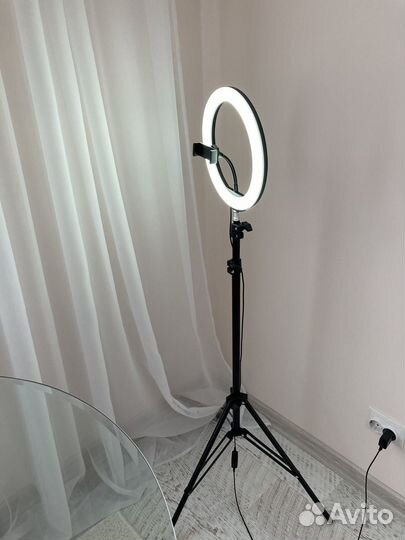 Кольцевая лампа со штативом