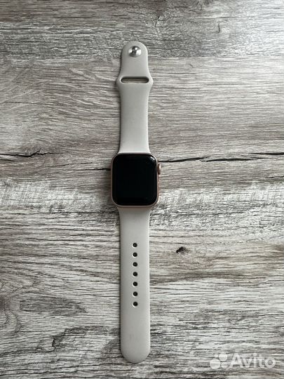 Часы apple watch se 40 mm