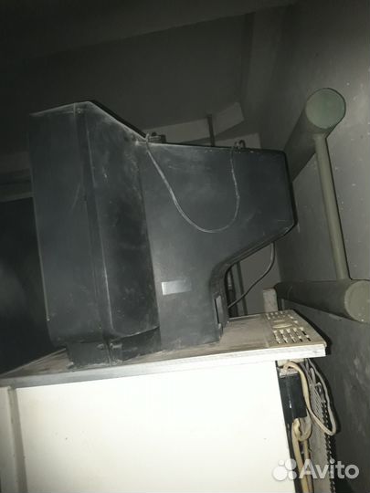 Холодильник бу маленький телевизор на дачу