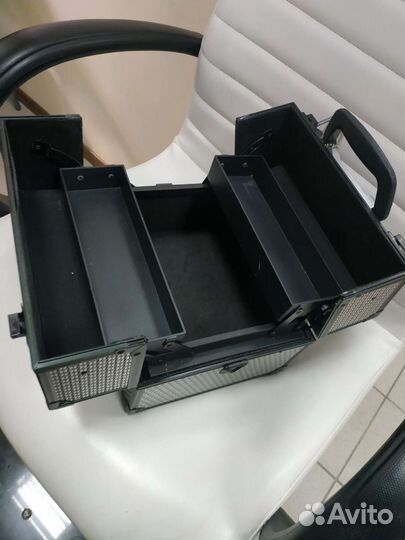 Чемодан для макияжа, мастер красоты