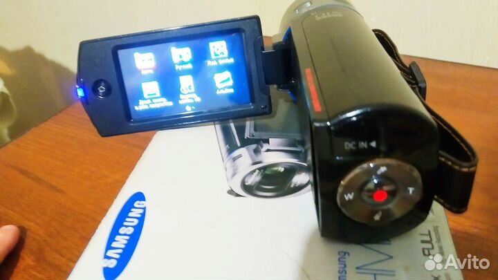 Видеокамера Samsung HMX-Q20