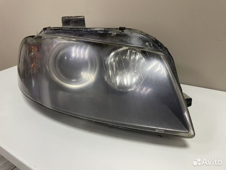 Фара ксенон правая Ауди А3 8П A3 8P
