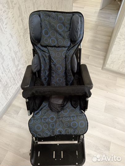 Кресло-коляска для детей инвалидов