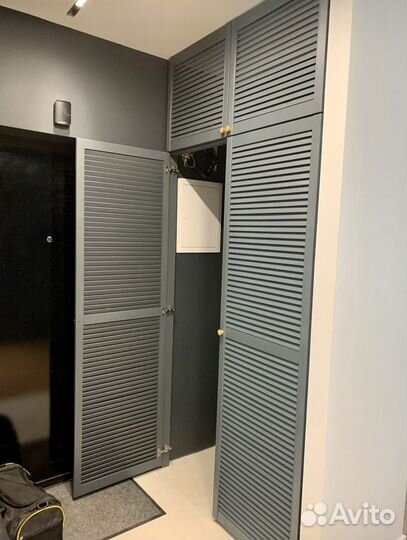 Двери в гардеробную из жалюзийных дверей