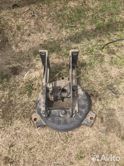 Крепление запаски маз