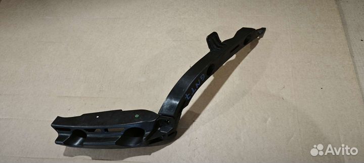 Кронштейн заднего бампера Chevrolet Cruze хэтчбек