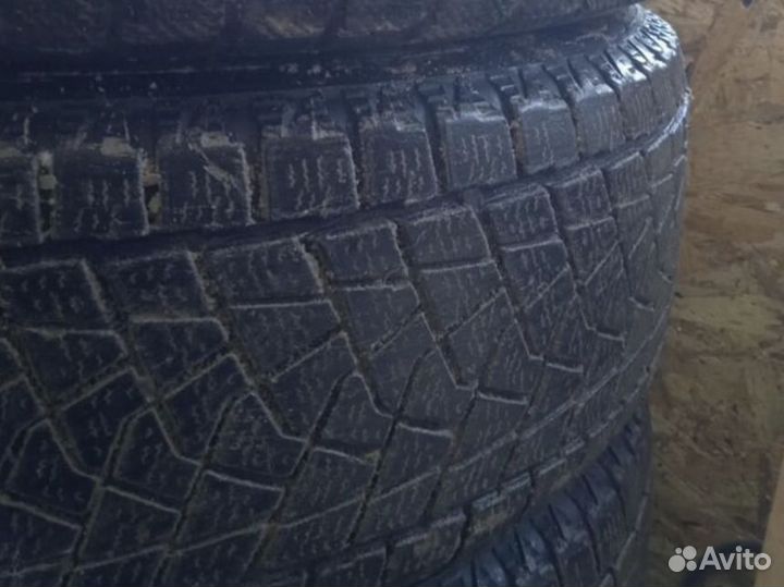 Bridgestone Blizzak DM-Z3 215/65 R16