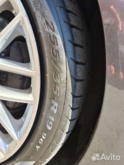 Pirelli P Zero 255/35 R19 96Y