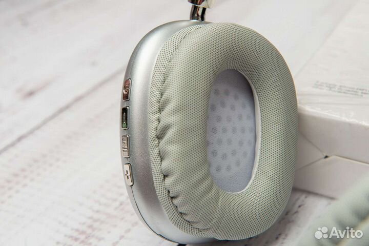 Беспроводные полноразмерные наушники