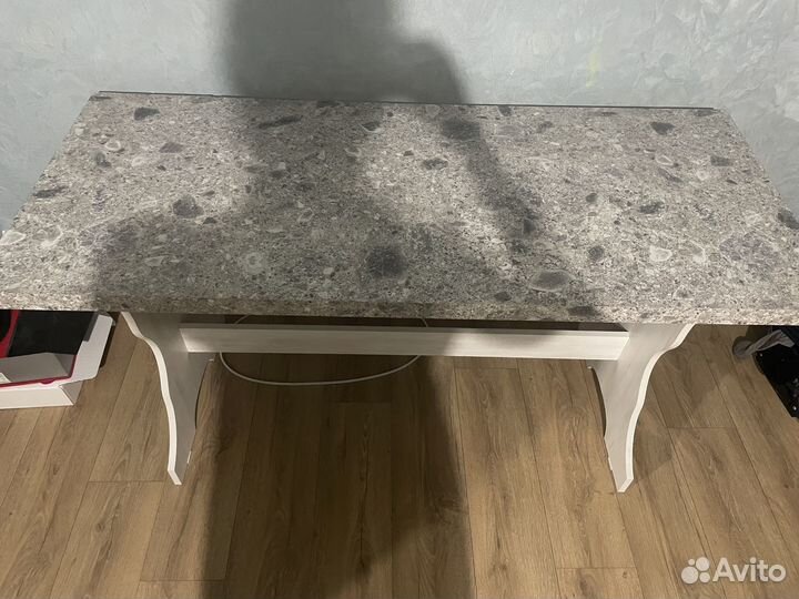 Кухонный стол
