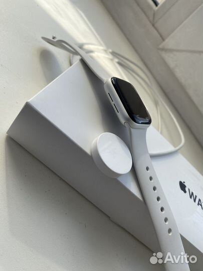 Часы apple Watch SE 2022