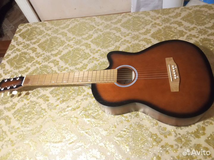 Акустическая гитара