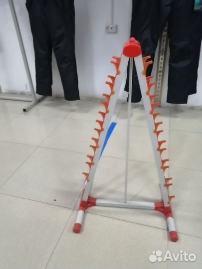 Стойка для гантелей