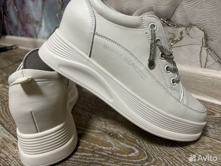 Кроссовки натуральная кожа 37 38
