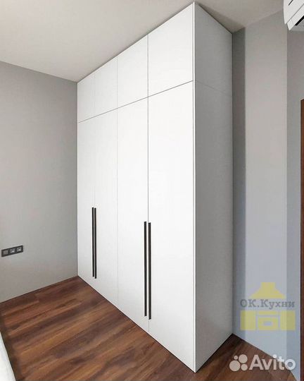 Шкаф купе с зеркалом