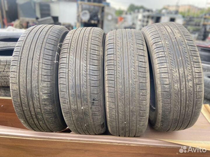 Kumho Solus KH17 215/65 R16 98H