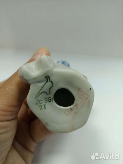 Статуэтка фарфоровая. 